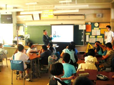 大塚小学校（東京都文京区）での授業風景